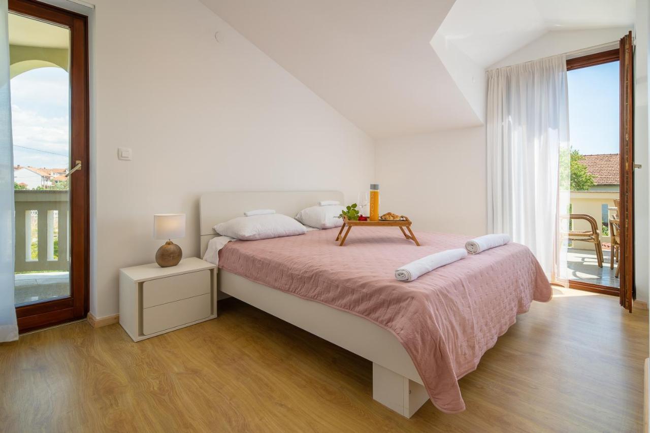 Villa Lusi House Sveti Filip i Jakov Esterno foto