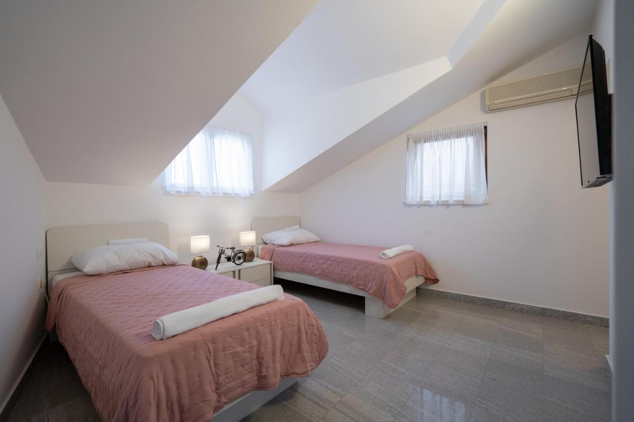 Villa Lusi House Sveti Filip i Jakov Esterno foto