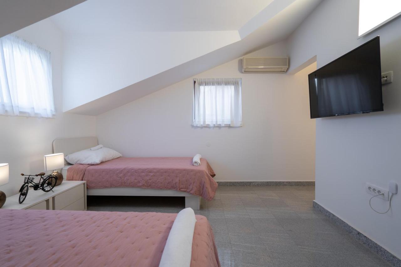 Villa Lusi House Sveti Filip i Jakov Esterno foto